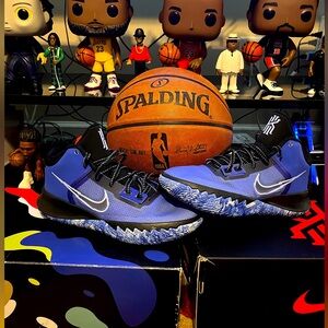 Nike Kyrie Flytrap 4 Mens size 7